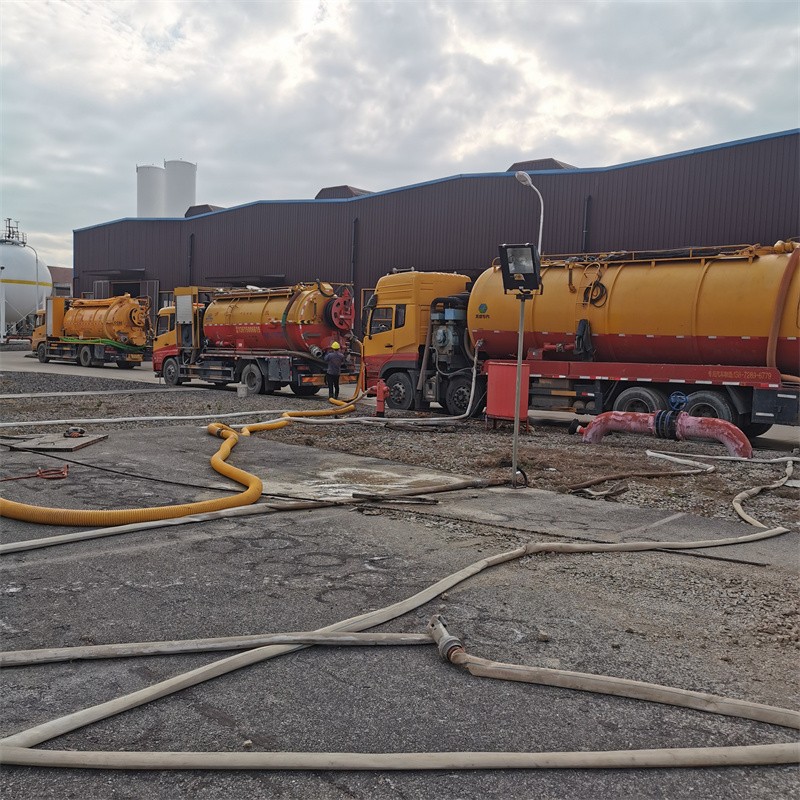 蒲县污水池清理